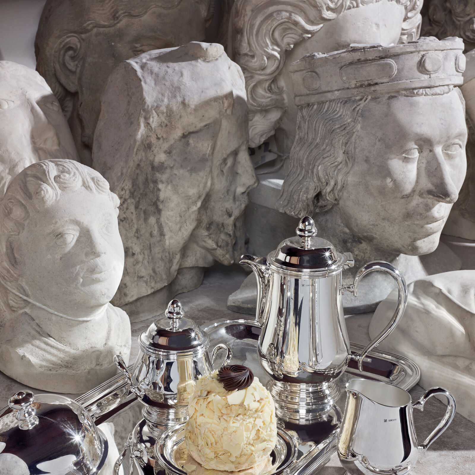 Butter dish individual, with cover image number null