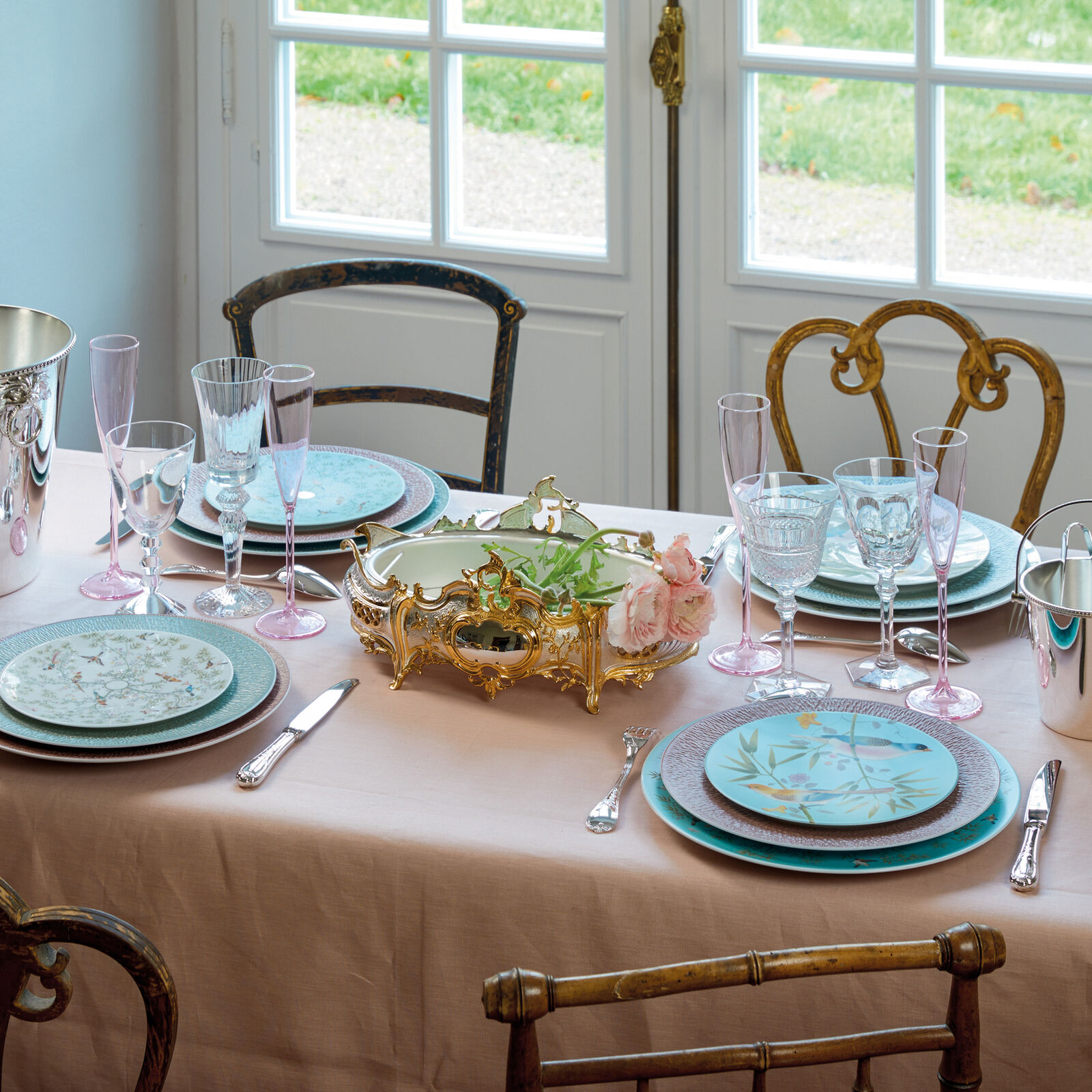 Jardinière  image number null